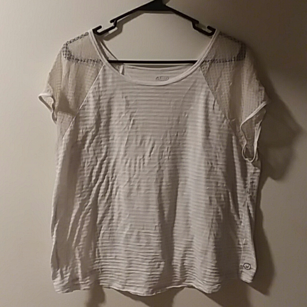 AEO white top...sz xl American Eagle Outfitters